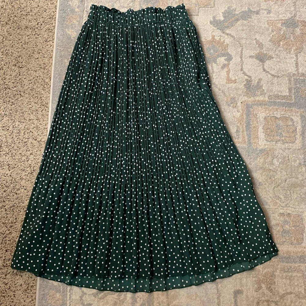 Exluda pleated polka dot skirt size small